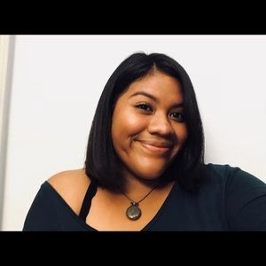 Meet your Posher, Yolanda